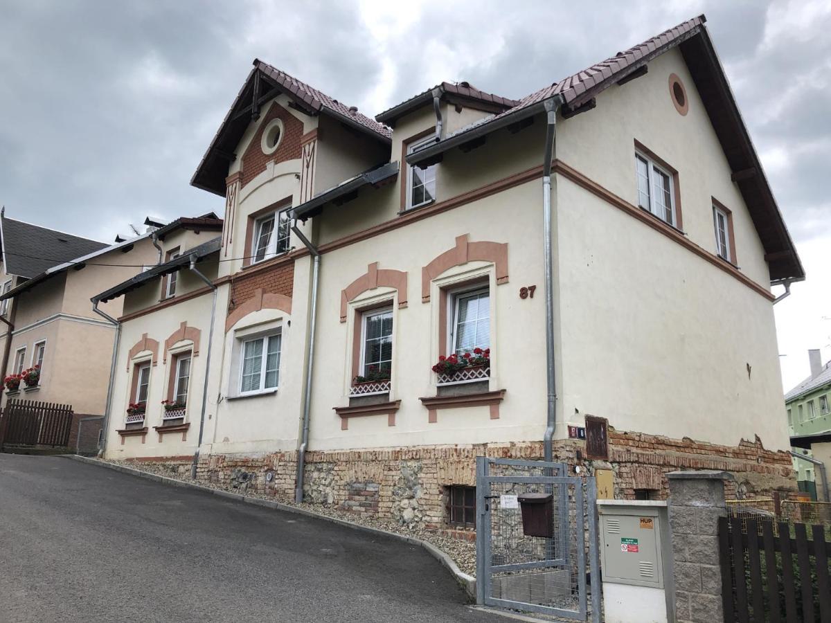 Апартаменти Apartman Pod Hradem Ческа-Каменіце Екстер'єр фото